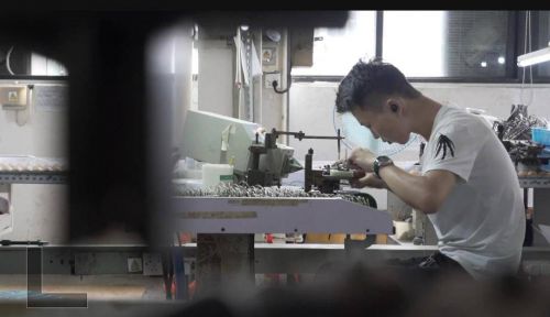 撕下“暴利”標簽 眼鏡工廠直營模式如何顛覆傳統(tǒng)市場
